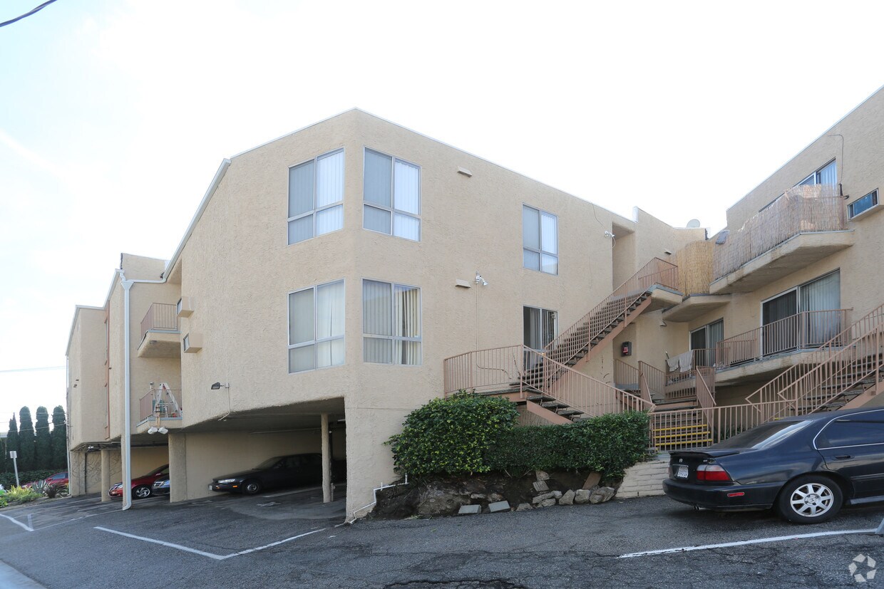 3217 Cheviot Vista Pl, Los Angeles, CA 90034 Apartments in Los