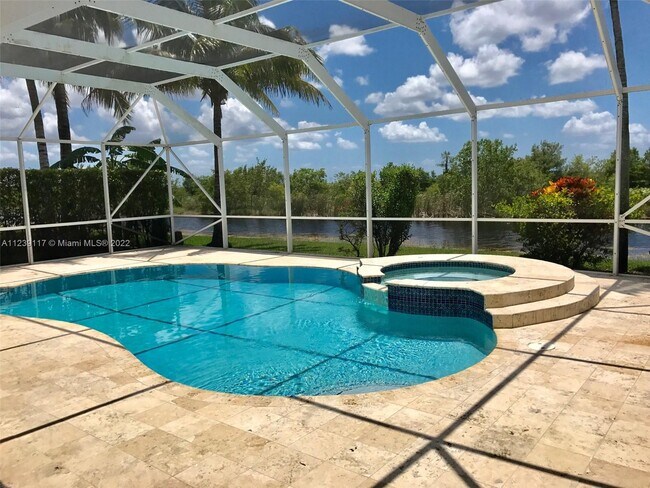 Building Photo - 990 Lavender Cir