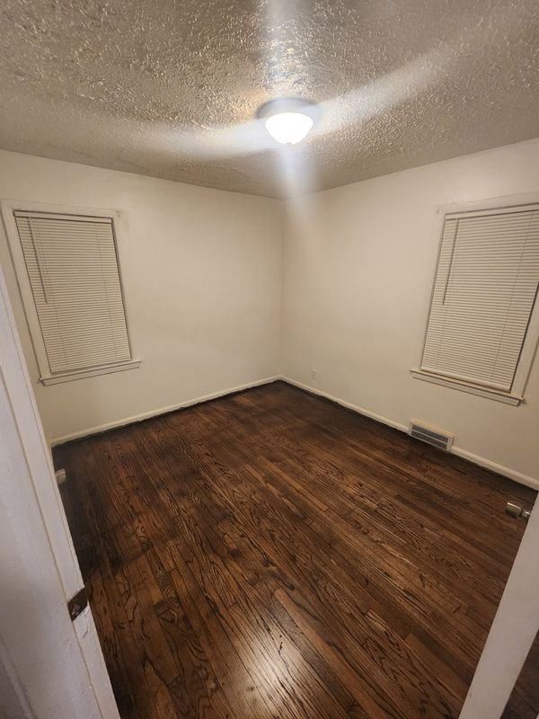 Foto del edificio - 11226 Roxbury St