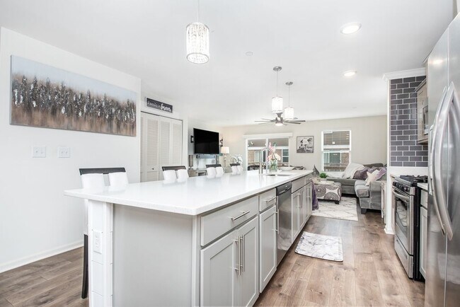 Foto del edificio - 905 Charlton Ln