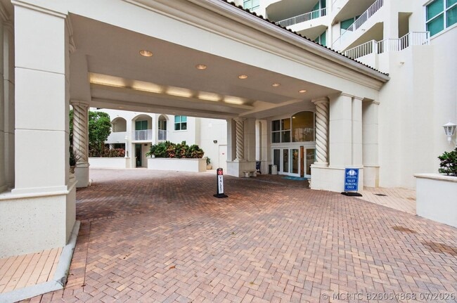 Building Photo - 3700 S Ocean Blvd