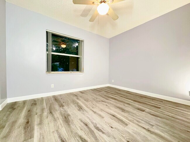 Foto del edificio - 7361 Nautica Way