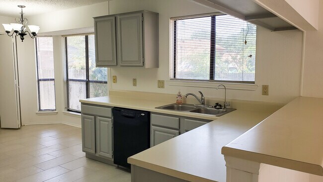 Building Photo - 11311 Forest Shower