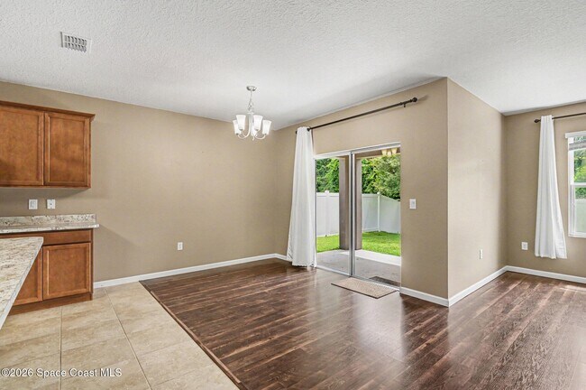 Foto del edificio - 2650 Falcon Ln