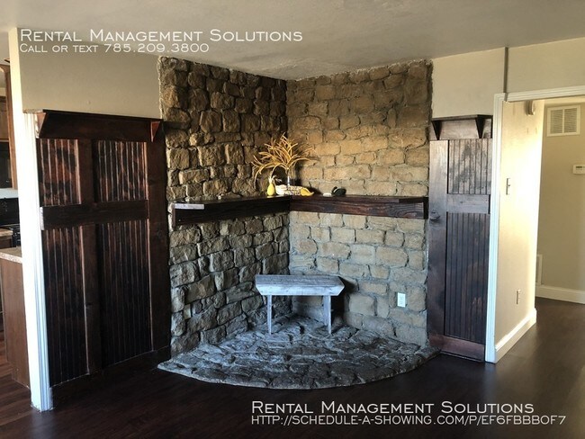 Foto del edificio - 2127 SE 30th #A- 2 BED/1 BATH Apartment