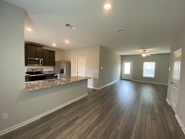 Foto del edificio - 112 Constitution St