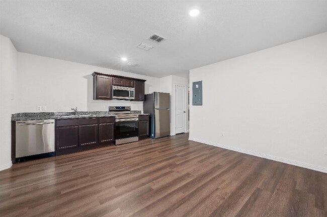 Foto del edificio - 2408 McKenzie Ave