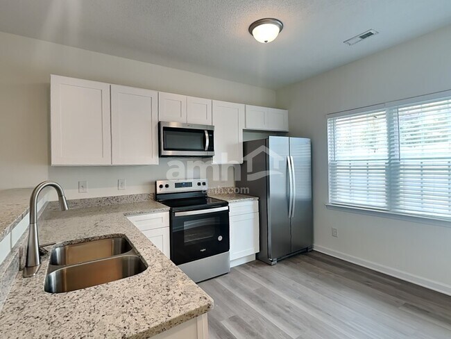 Building Photo - 3840 Pine Barren Ln