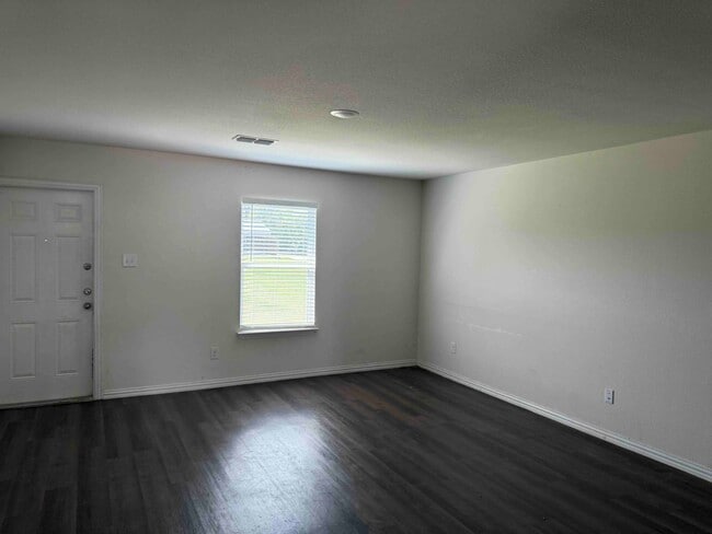 Building Photo - Denison Single Family