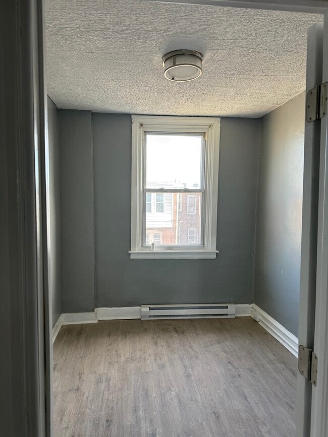 Building Photo - 2517 Island Ave