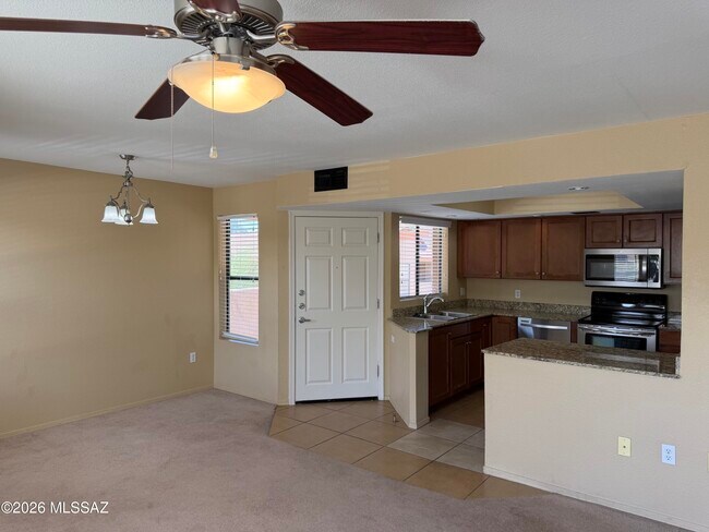 Foto del edificio - 7255 E Snyder Rd