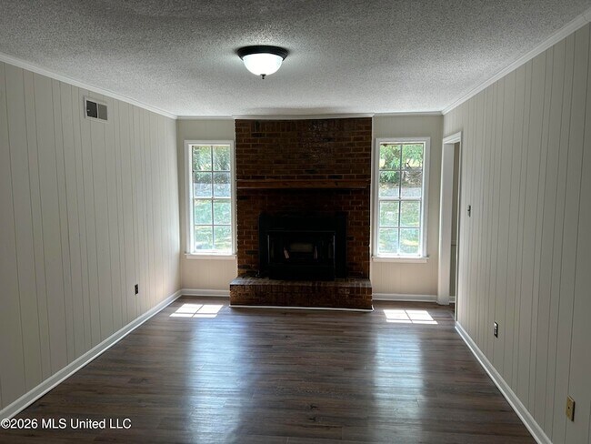 Foto del edificio - 7397 Meadowbrook Dr