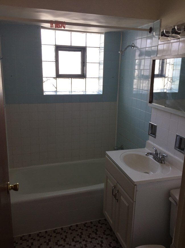 Interior Apartamento 5 baño - 1400 N 24th Ave