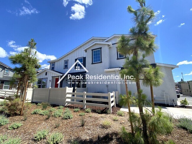 Foto del edificio - 4 br, 3 bath House - 6197 Paseo De Mooney