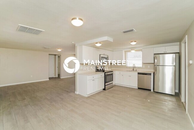 Foto del edificio - 3 Bedroom Pet-Friendly Home in Port Richey, FL with Main Street Renewal