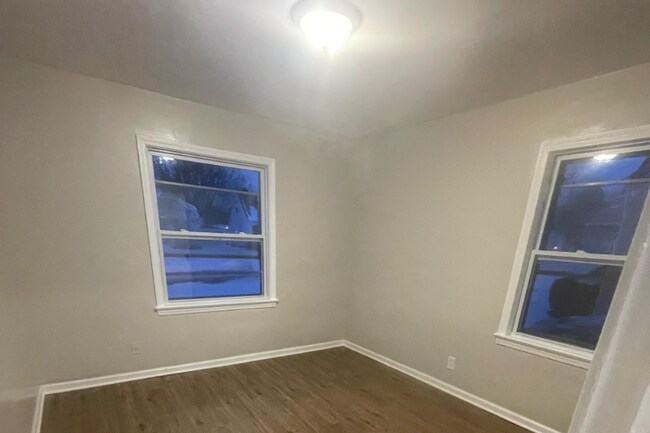 Foto del edificio - 18406 Lewis Dr