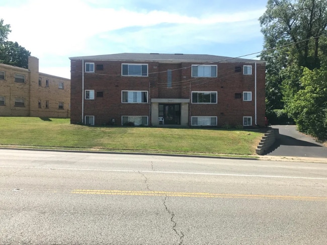 Building Photo - 4801 Madison Rd
