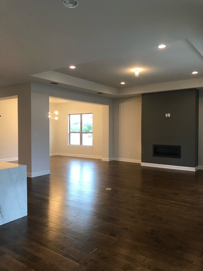 Great Room/Dining Room - 534 Talmadge Ln
