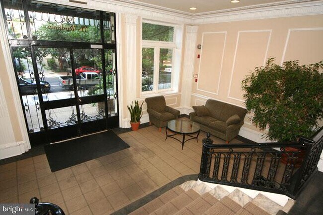 Foto del edificio - 1916 17th St NW