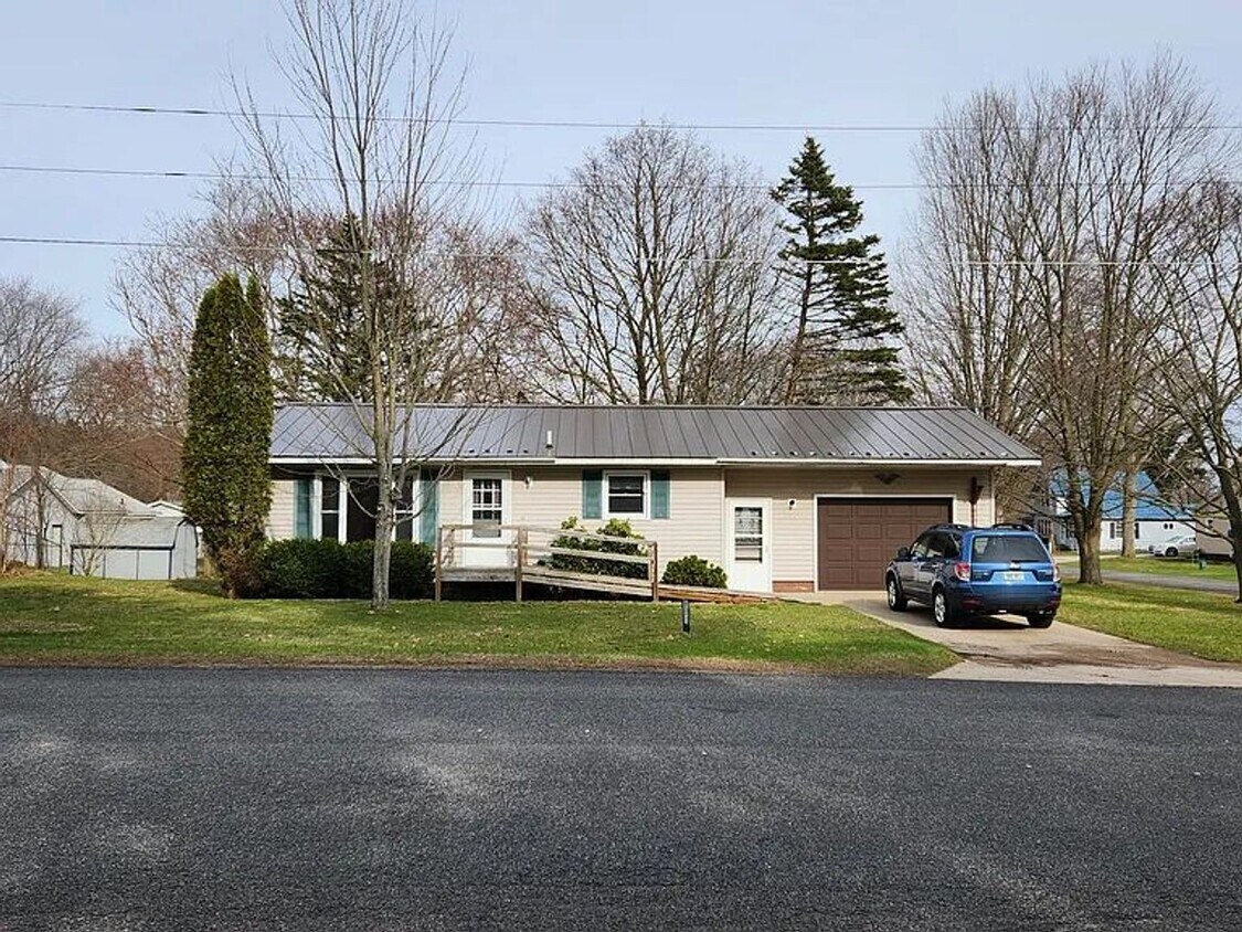 Foto principal - 9052 Dicey St