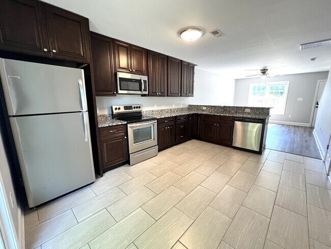 Foto del edificio - 432 Central Dr NW