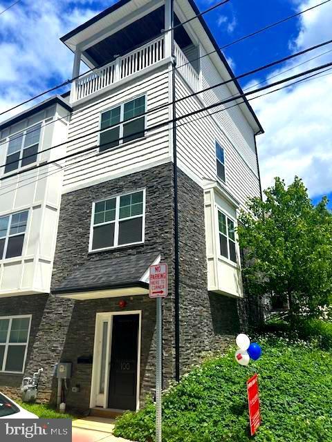 Primary Photo - 100 W 1st Ave