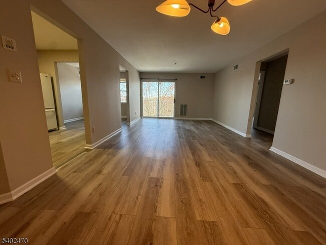 Building Photo - 97 Crestview Ln