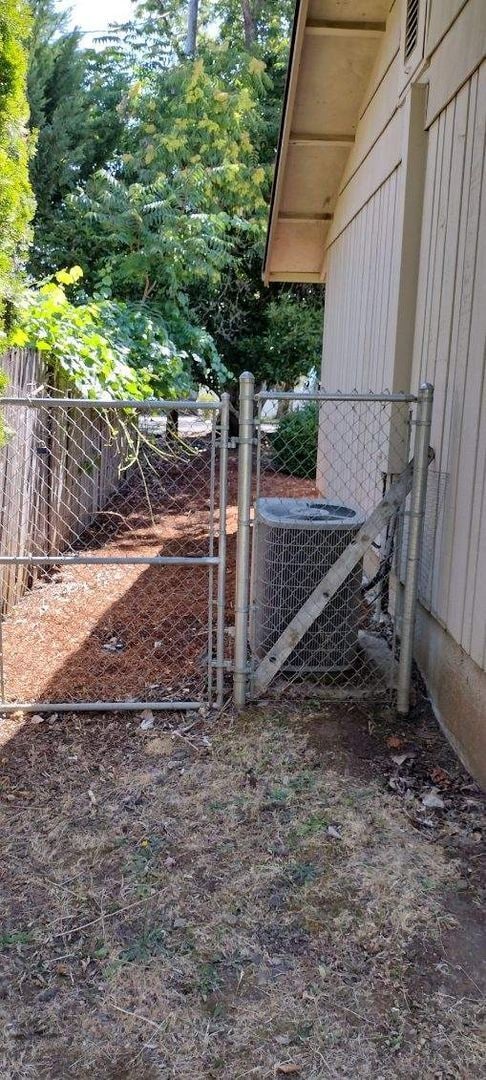 Building Photo - 1496 NW Almira St