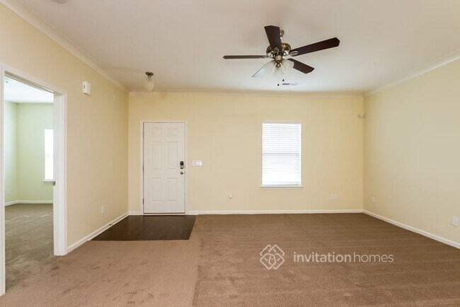 Building Photo - 8130 Dumphries Dr