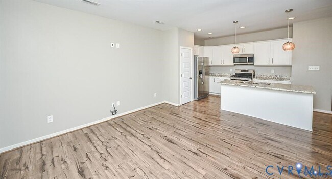 Foto del edificio - 8090 Manton Ct