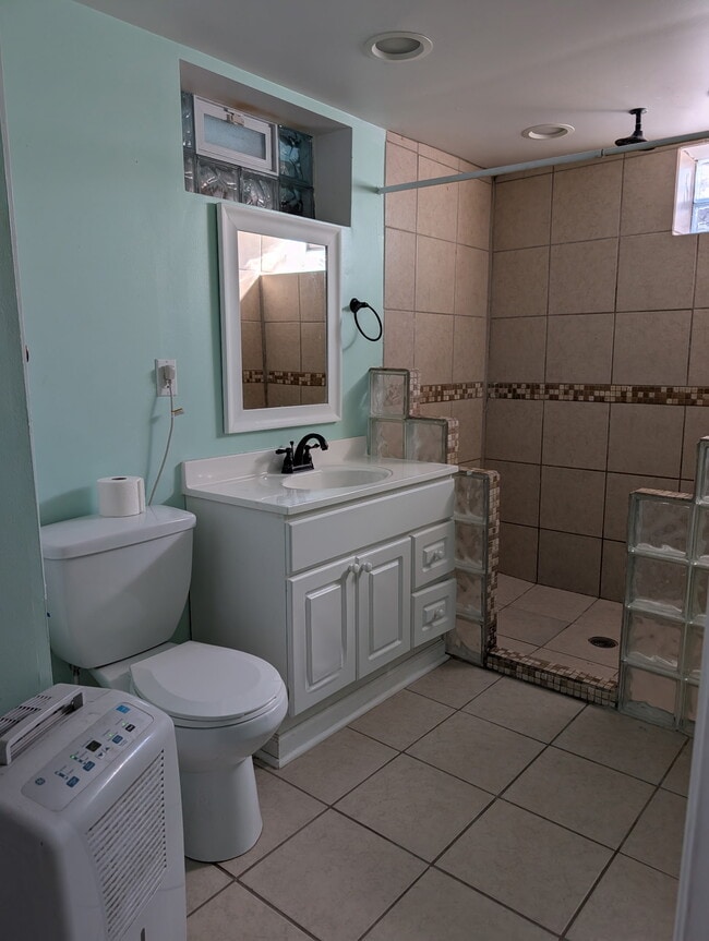 Building Photo - 5243 Conklin Dr