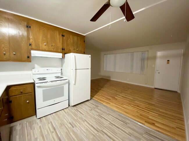 Foto del edificio - 2144 Lincoln Ave