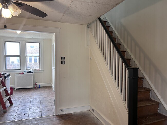 Building Photo - 2113 Larue St