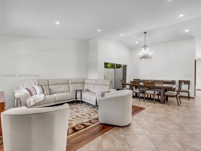 Foto del edificio - 7457 SW 112th Pl