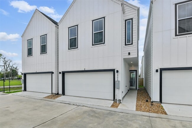 Building Photo - 9902 Clark Rd