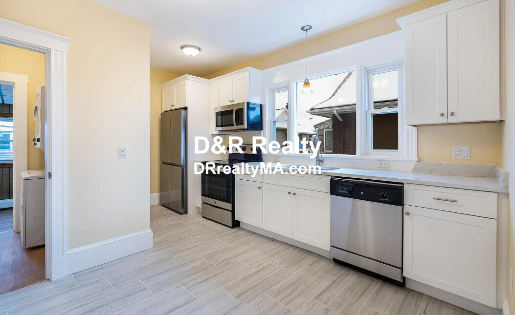 Foto principal - 114 Harvard St