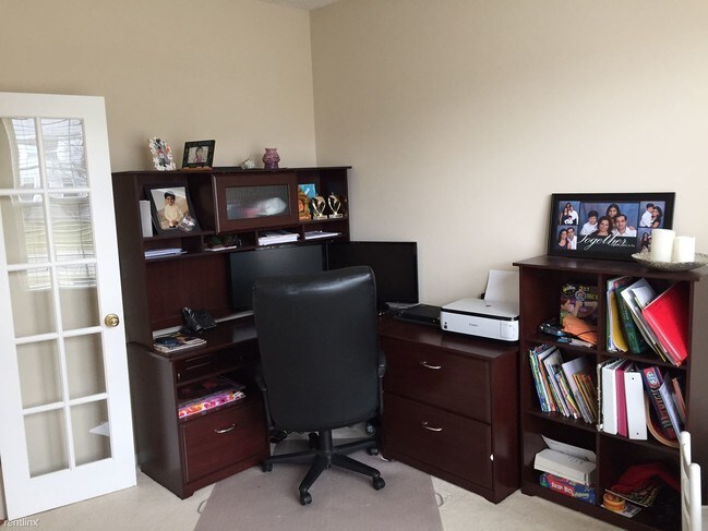 Foto del edificio - 3 br, 2.5 bath House - 5312 Chantilly Ln