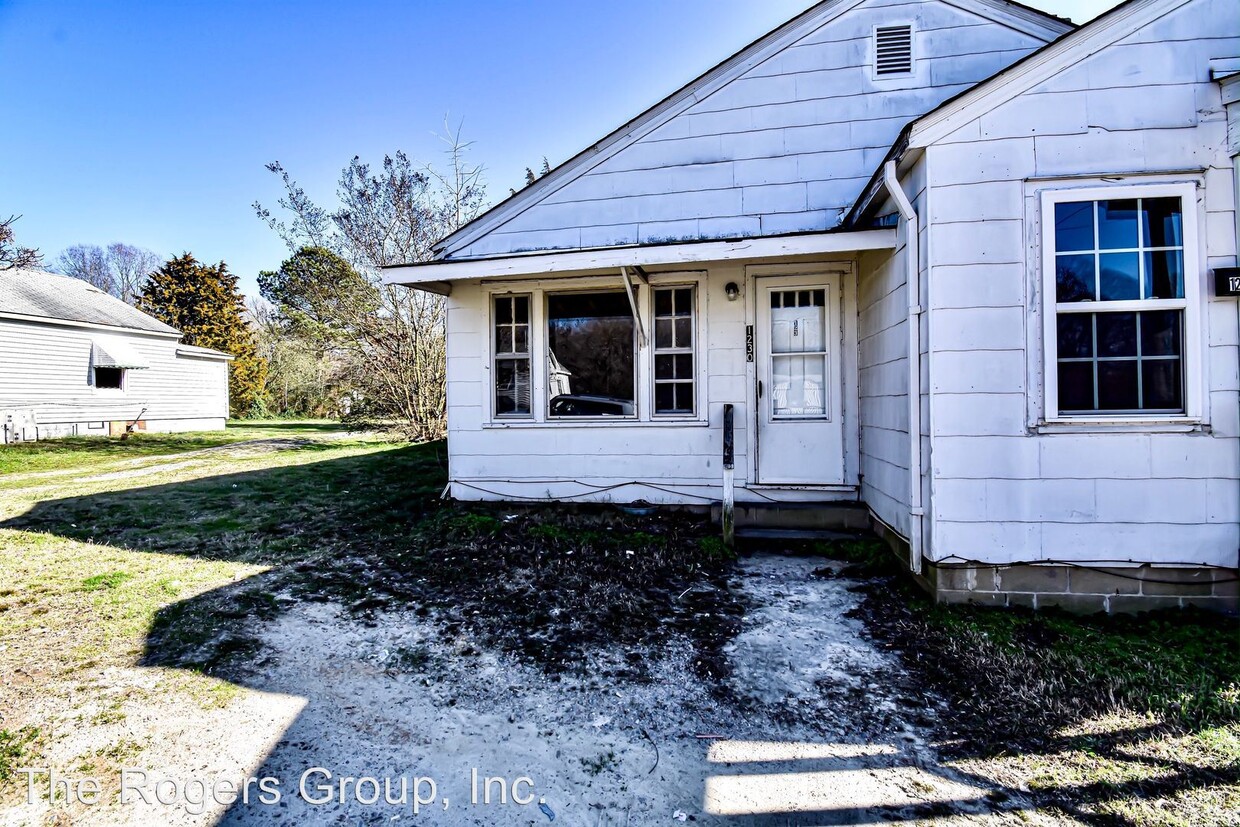 Foto principal - 3 br, 1 bath Apartment - 1230 Hight St.