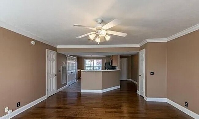 Foto del edificio - Donelson townhouse, 2 minutes from the lak...
