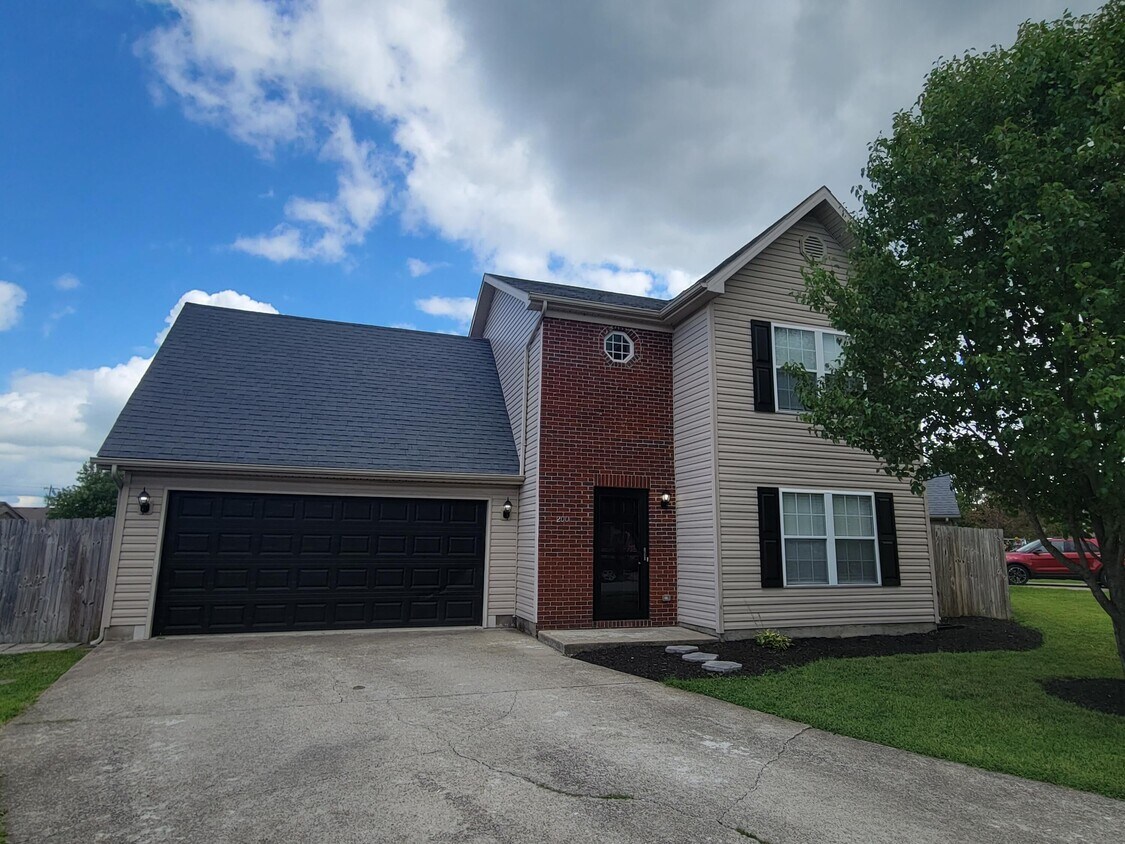 200 Baybrook Cir, Nicholasville, KY 40356 House Rental in