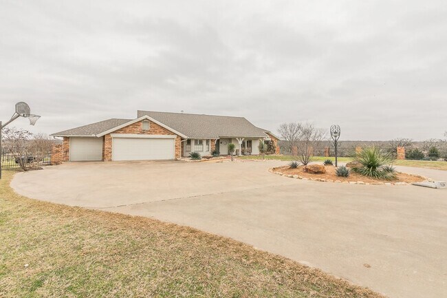 Building Photo - Alvarado Ranch W/ Private Pool & Fenced-In...