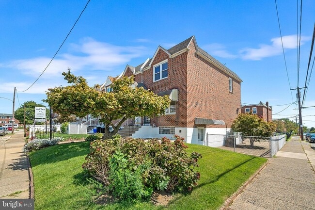 Building Photo - 8601 Gillespie St