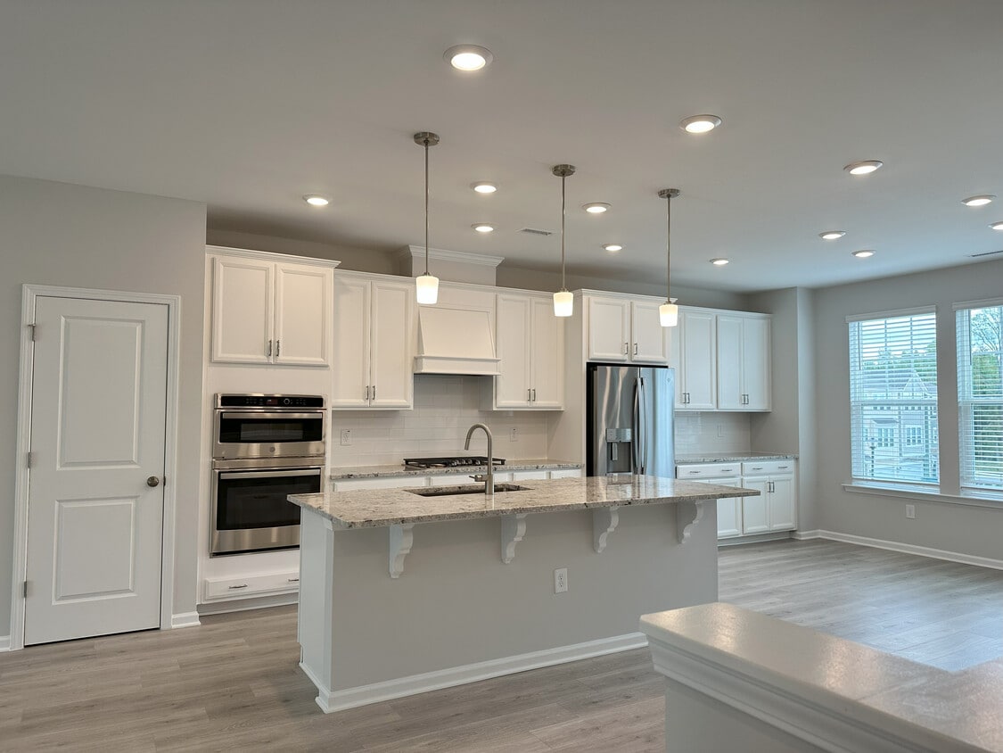 Primary Photo - Room in Townhome on Austin Falls Sta
