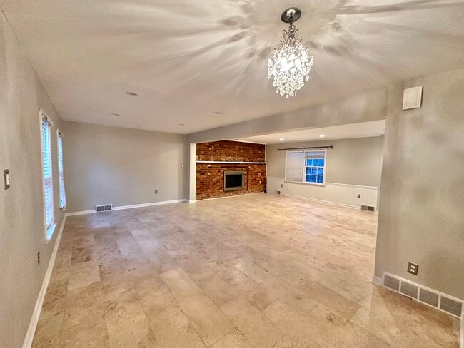 Building Photo - 2020 Allenby Rd