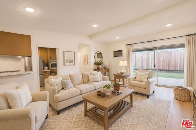 Building Photo - 12958 Valleyheart Dr