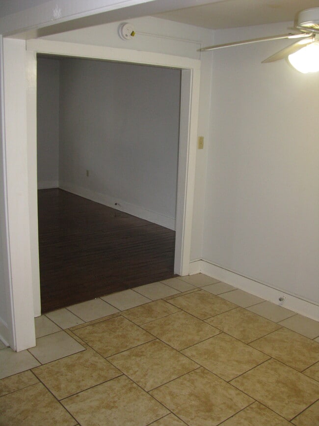 Building Photo - 4212 Oxford Ave