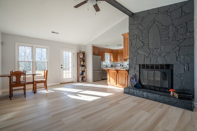 Foto del edificio - 110 Peabody Rd