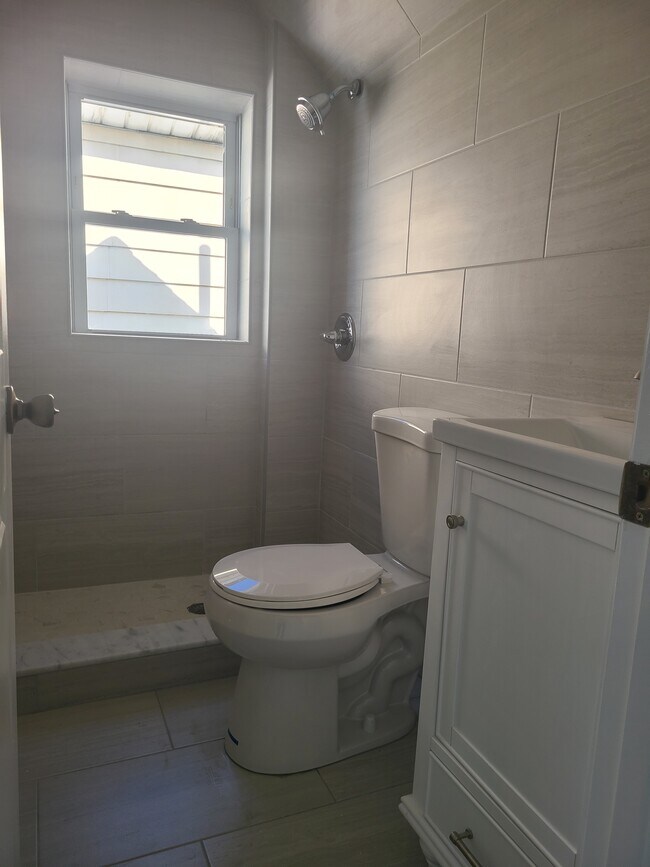 Baño n.° 2 - 75 Saint Johns Pl