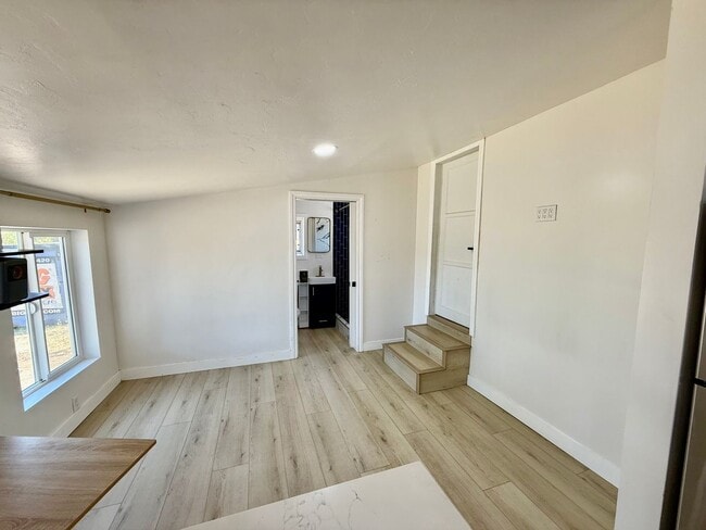 Building Photo - 1749 Skyline Dr