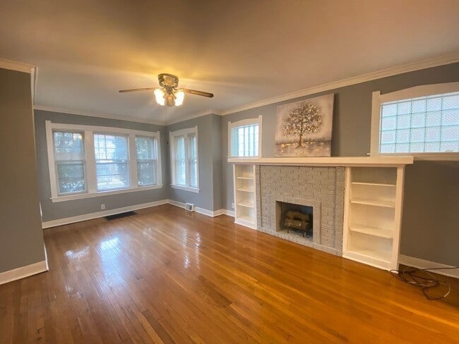 Building Photo - 5237 W Agatite